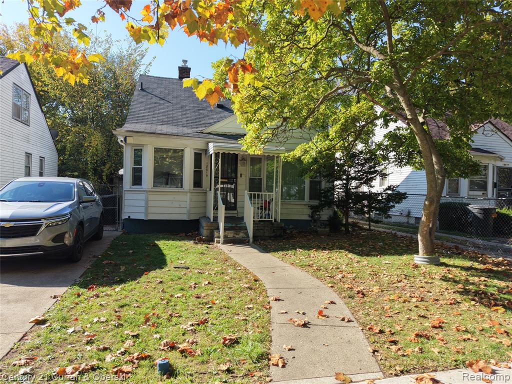 18649 Gilchrist Street, Detroit, MI 48235