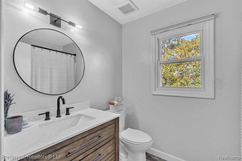 1211 CODY Circle, Saline, MI 48176 — Photo 39