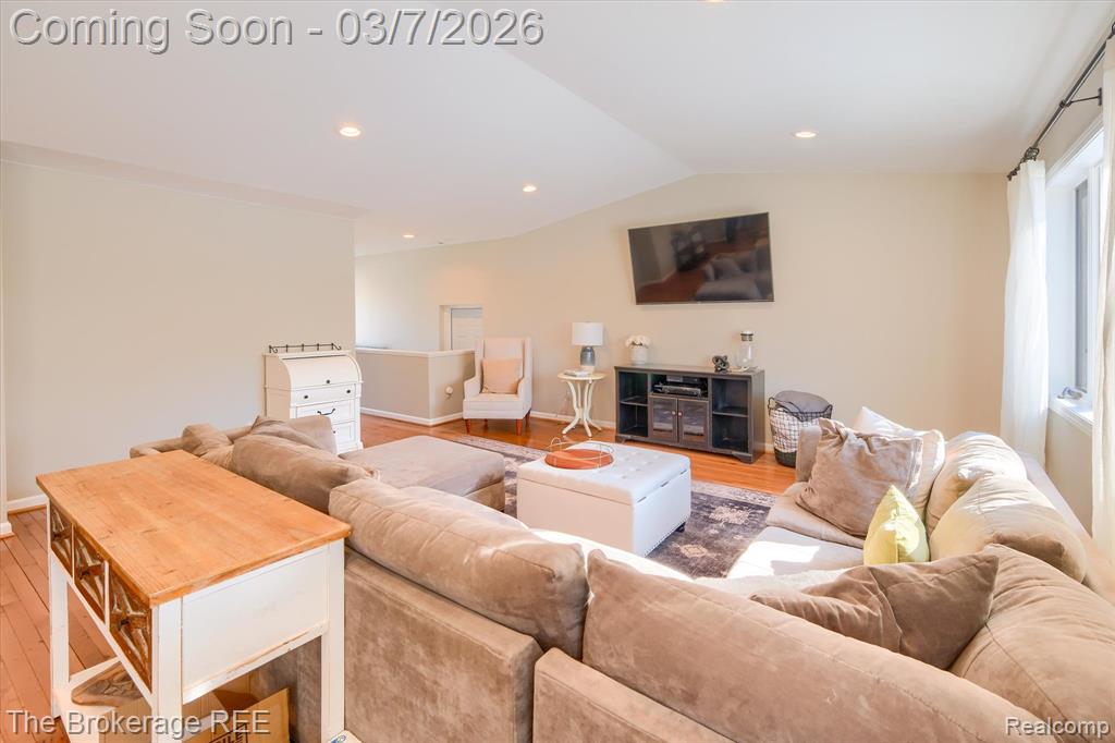 4405 Green Lake Road, West Bloomfield, MI 48323 — Photo 17