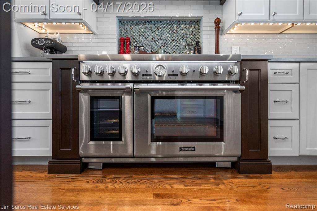 47 Roslyn Road, Grosse Pointe Shores, MI 48236 — Photo 11