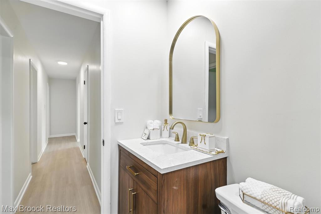 5561 Delmas Road, Clarkston, MI 48348 — Photo 26