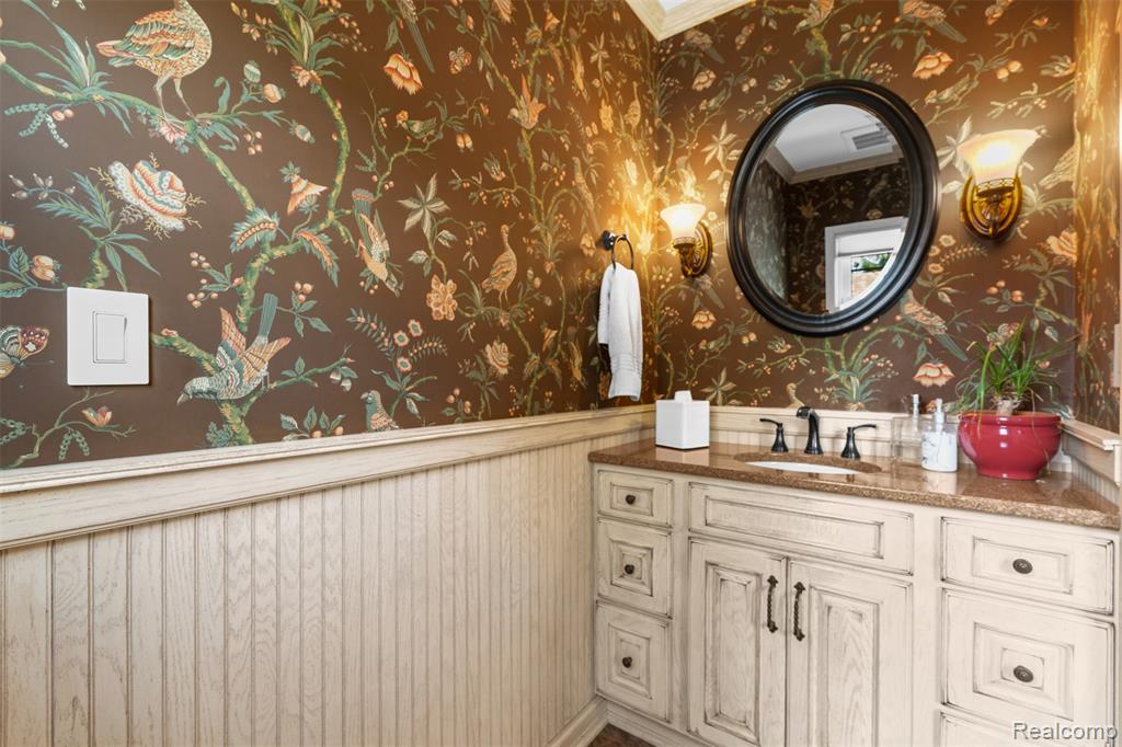414 Cloverly Road, Grosse Pointe Farms, MI 48236 — Photo 21