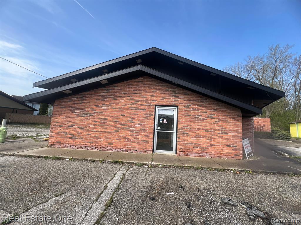 6000 DIXIE Highway, Saginaw, MI 48601 — Photo 3