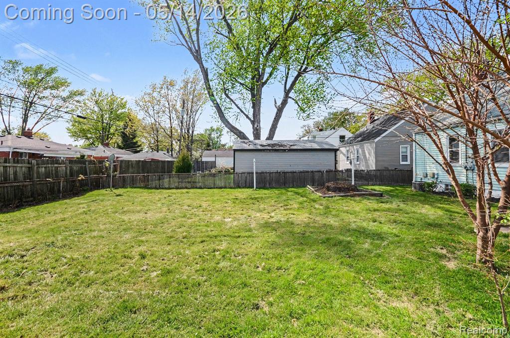 21900 Revere Street, Saint Clair Shores, MI 48080 — Photo 16