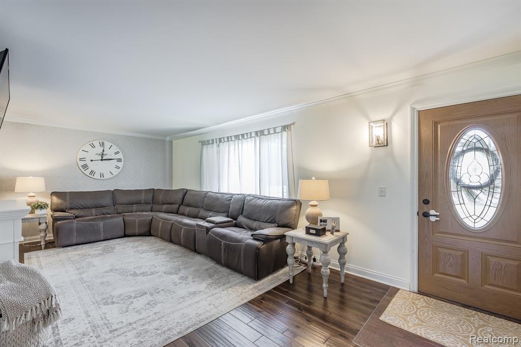 5701 Parkdale Street, Shelby Twp, MI 48317 — Photo 3