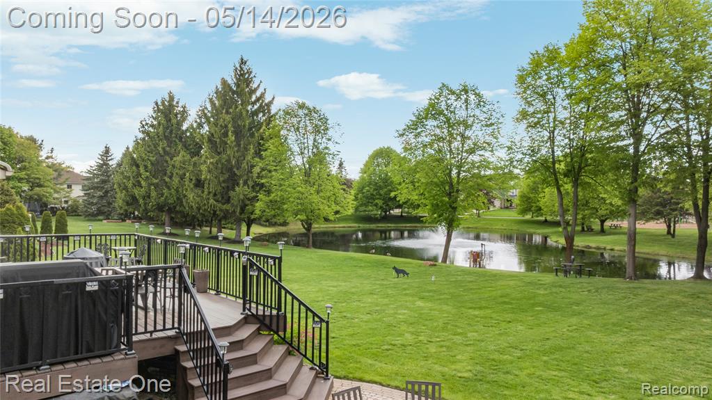 865 Drakeshire Drive, Commerce Twp, MI 48390 — Photo 12