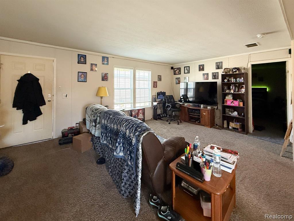 389 Rustic Lane N, Belleville, MI 48111 — Photo 7