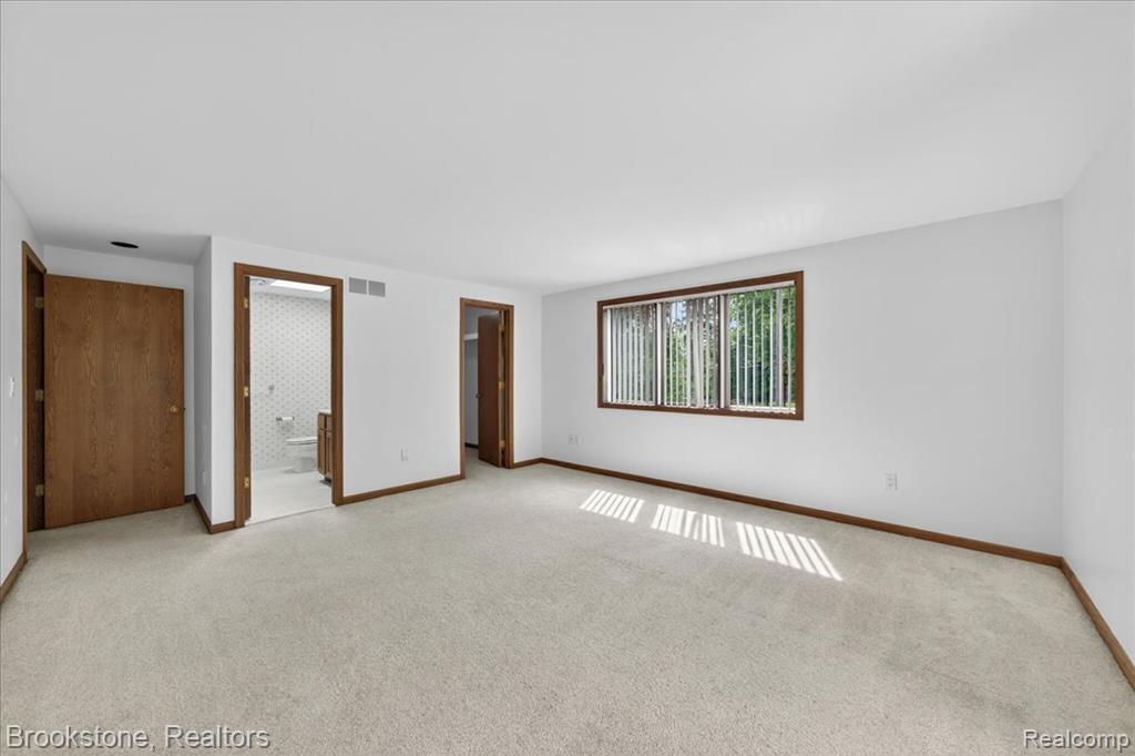 2610 Vanel Court, West Bloomfield, MI 48324 — Photo 33