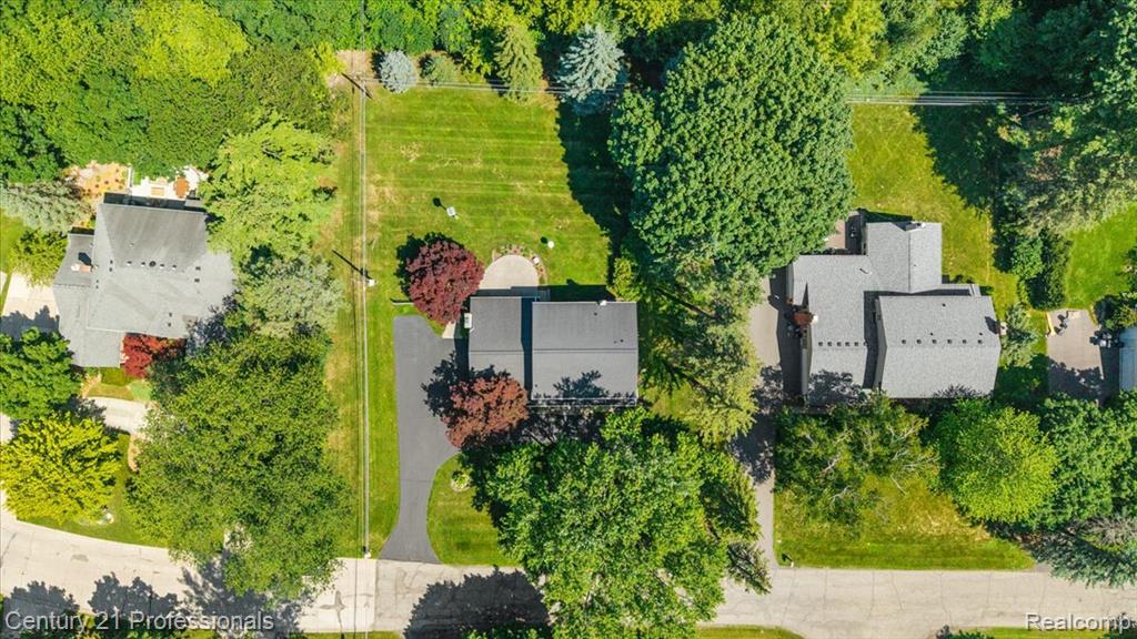 633 Foxhall Road, Bloomfield Hills, MI 48304 — Photo 20