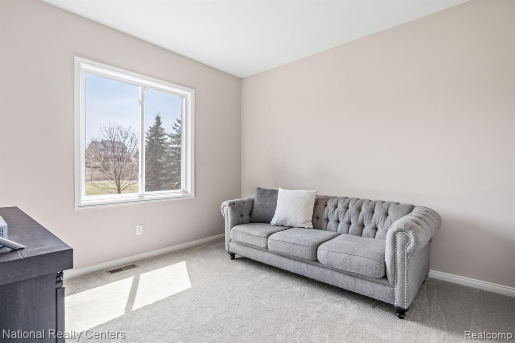 527 SOUTHSHORE Drive, Oxford, MI 48371 — Photo 27