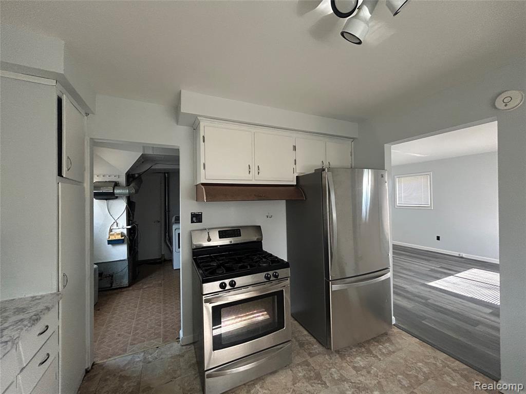 4987 Roosevelt Boulevard, Dearborn Heights, MI 48125 — Photo 5