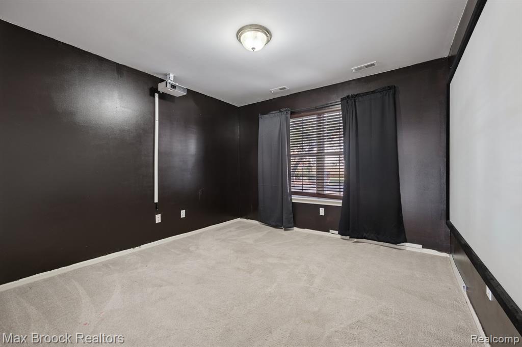 758 Huntclub Boulevard, Auburn Hills, MI 48326 — Photo 26