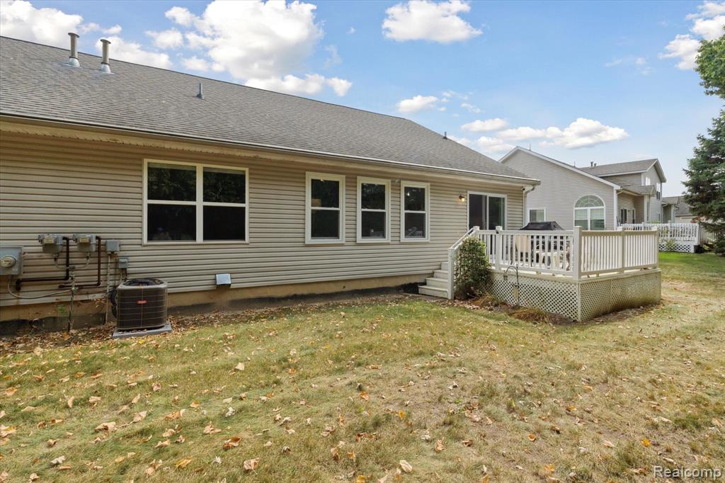 5128 Sandalwood Circle, Grand Blanc, MI 48439 — Photo 26
