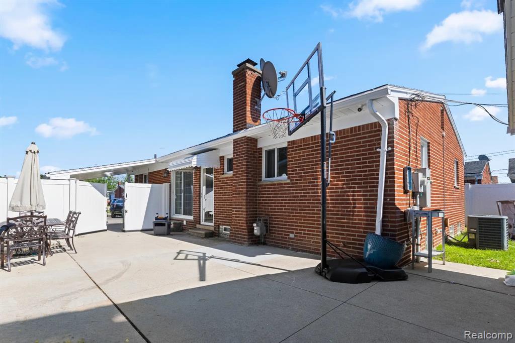 6151 Coolidge Street, Dearborn Heights, MI 48127 — Photo 12