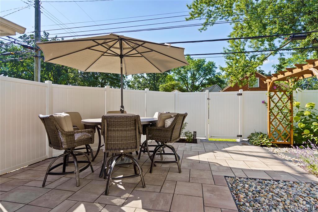 800 N Dorchester Avenue, Royal Oak, MI 48067 — Photo 37