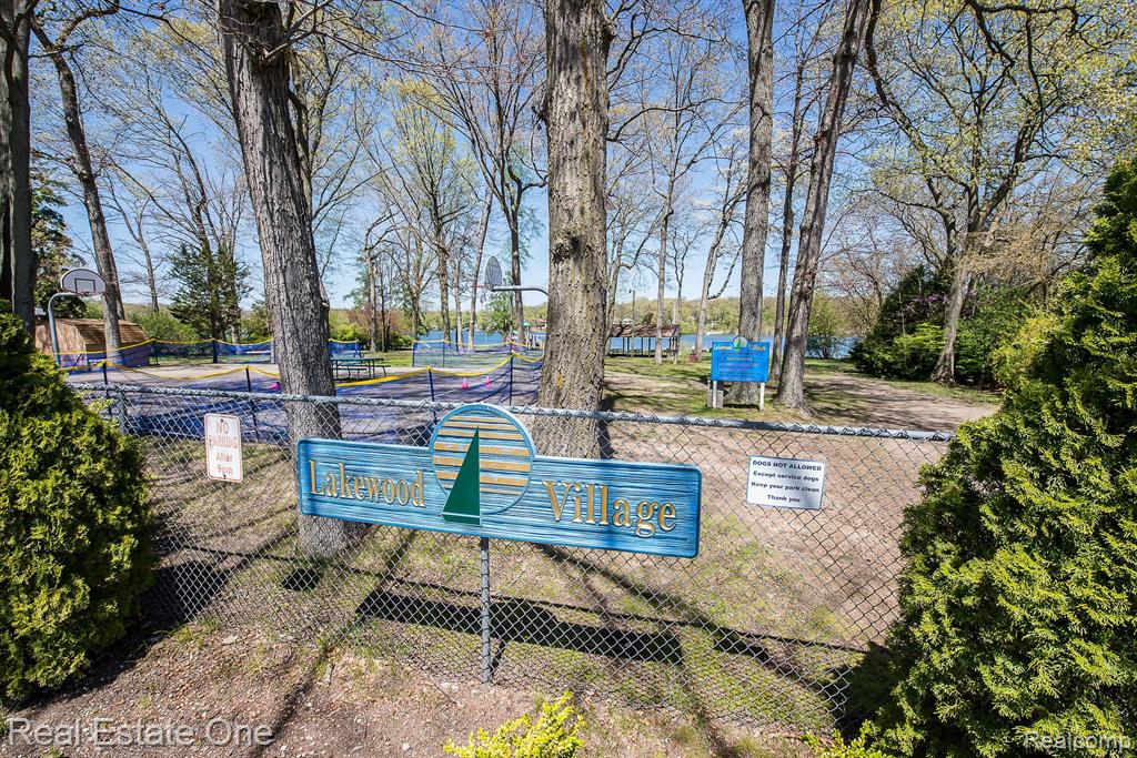 7311 BISCAYNE Court, White Lake, MI 48383 — Photo 43