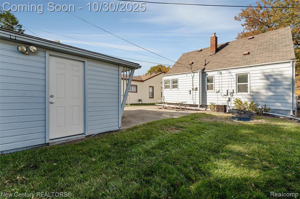 621 W Harwood Avenue, Madison Heights, MI 48071 — Photo 25