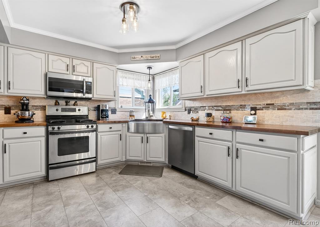 16853 Aspen Way, Southgate, MI 48195 — Photo 13