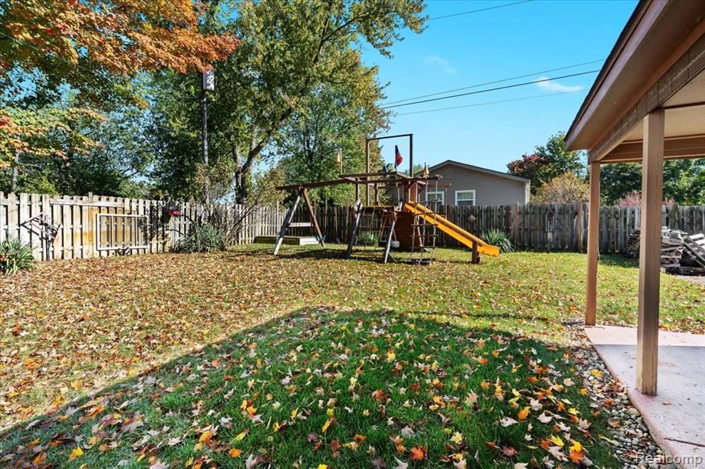 4485 Pommore, Milford, MI 48380 — Photo 34