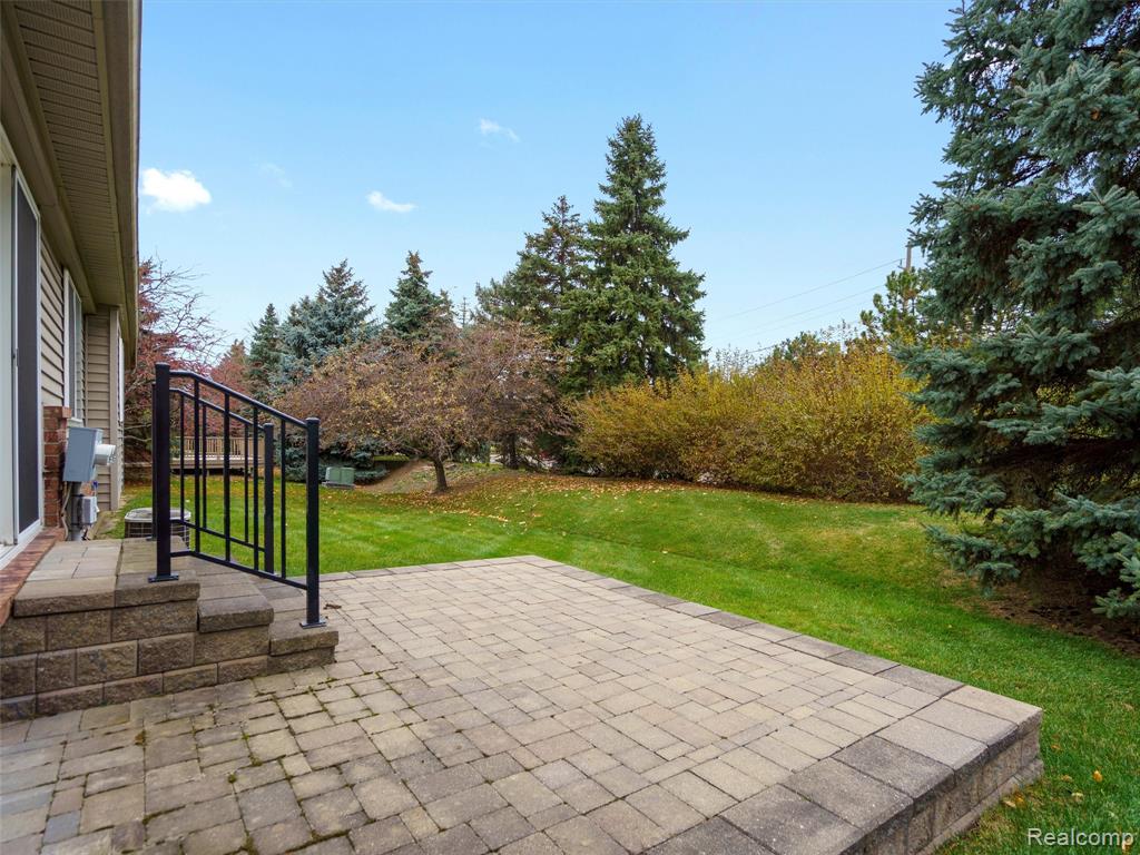 5716 Victory Circle, Sterling Heights, MI 48310 — Photo 25