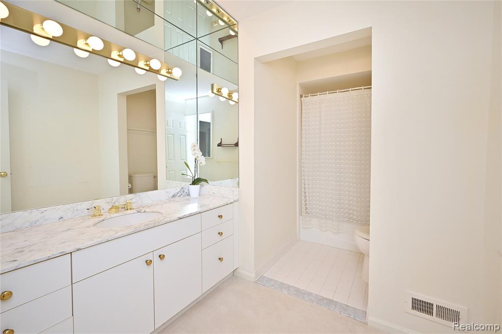 618 Deauville Lane, Bloomfield Hills, MI 48304 — Photo 25