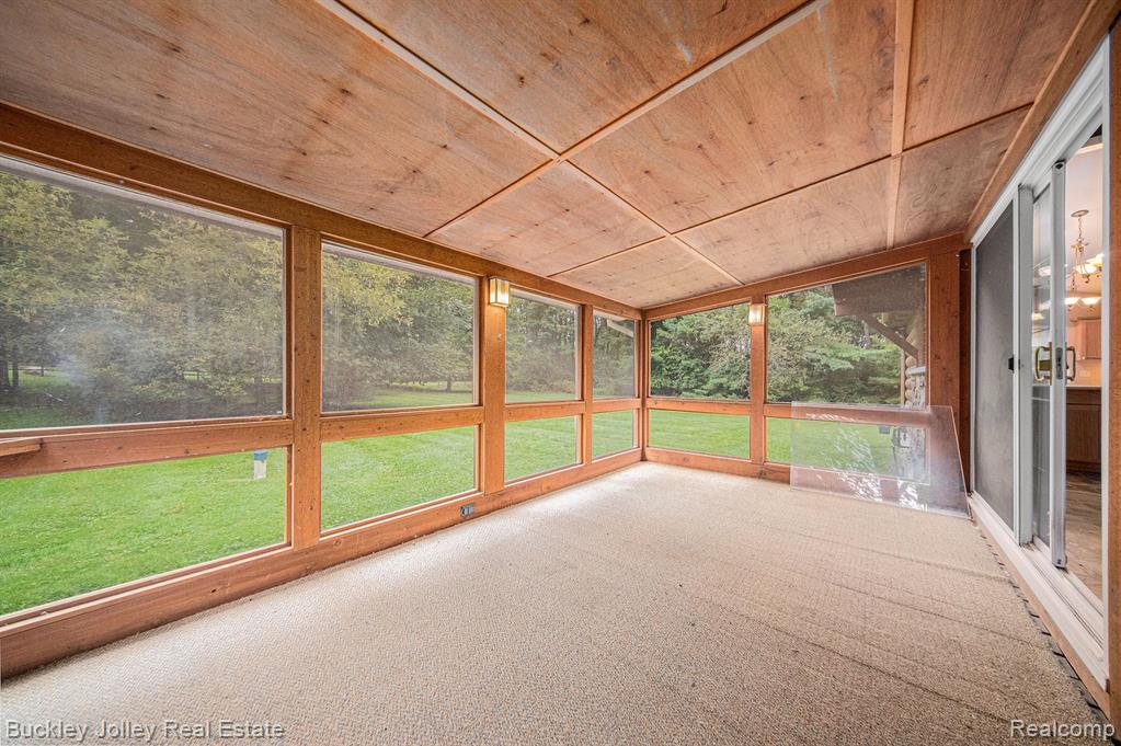 9515 MEADOW Lane, Pinckney, MI 48169 — Photo 20