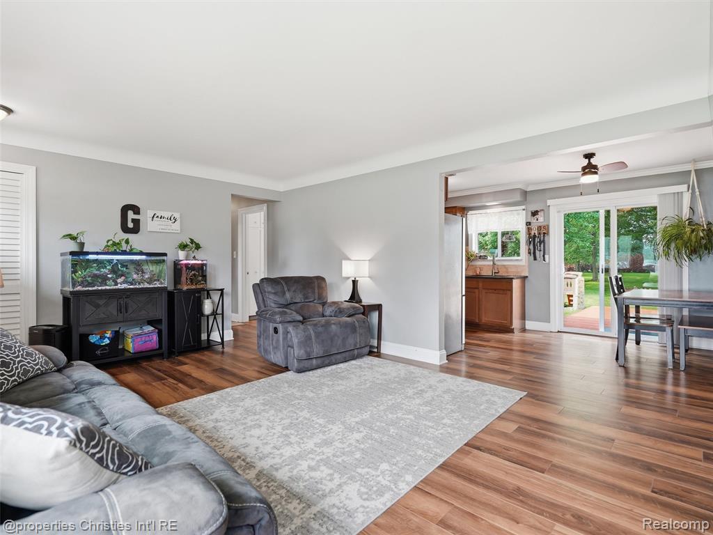52735 Washington Street, New Baltimore, MI 48047 — Photo 6