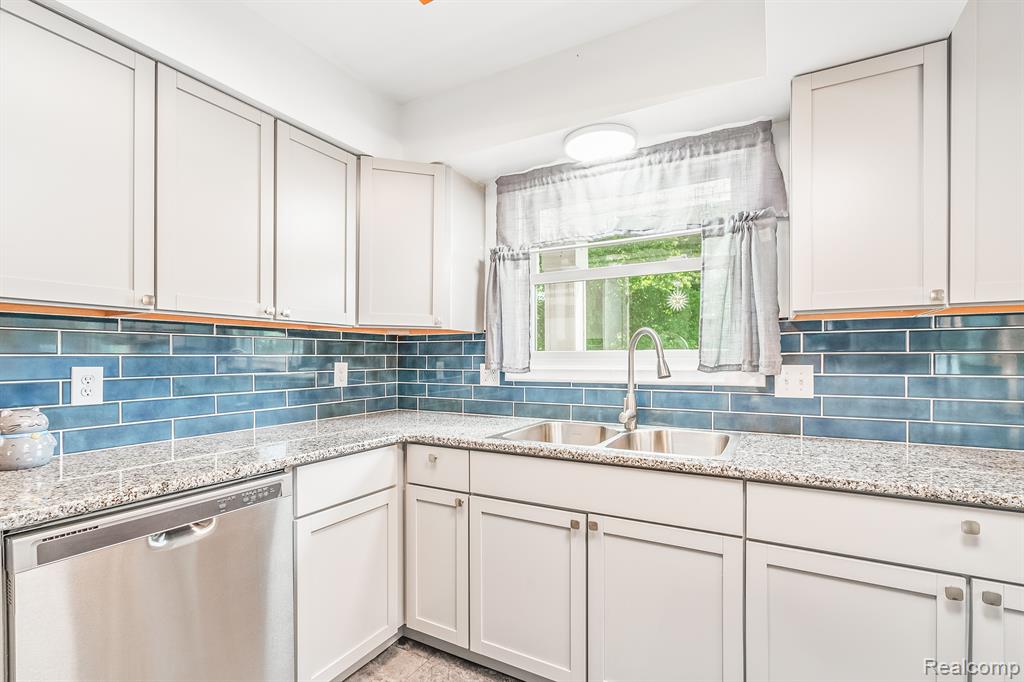 1164 BORGSTROM Avenue, Ypsilanti, MI 48198 — Photo 3