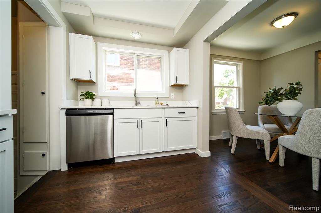 23610 Morton Street, Oak Park, MI 48237 — Photo 25