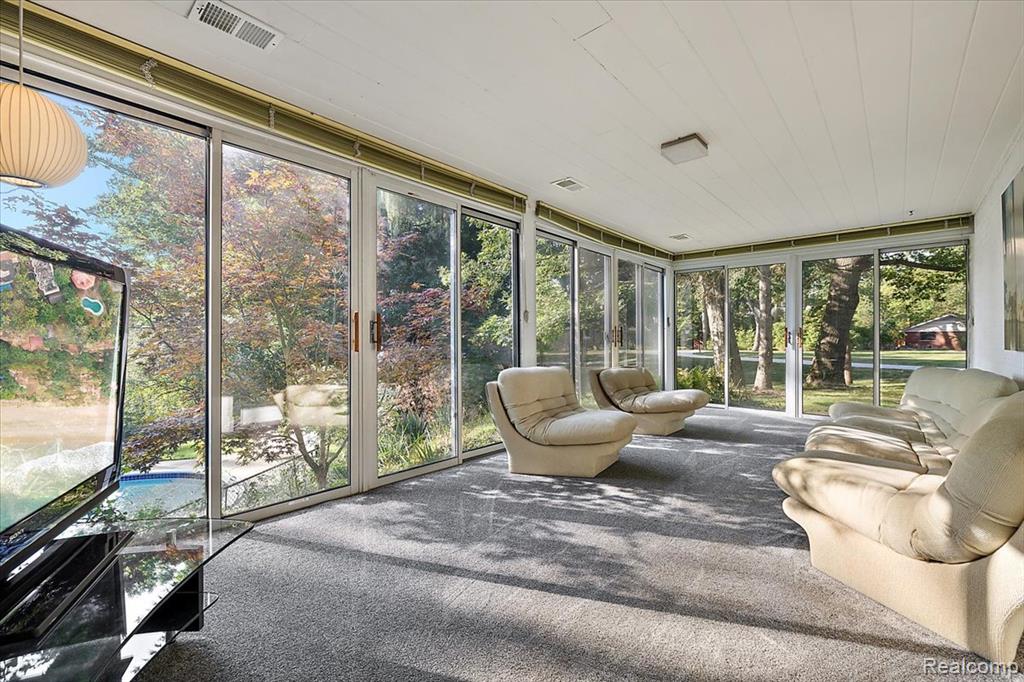 7315 Lindenmere Drive, Bloomfield Hills, MI 48301 — Photo 18