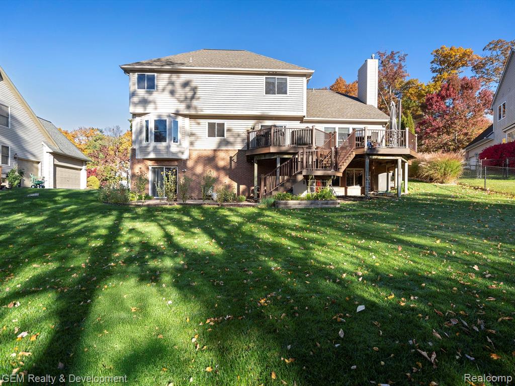 4163 DELPHINE Drive, Wixom, MI 48393 — Photo 39