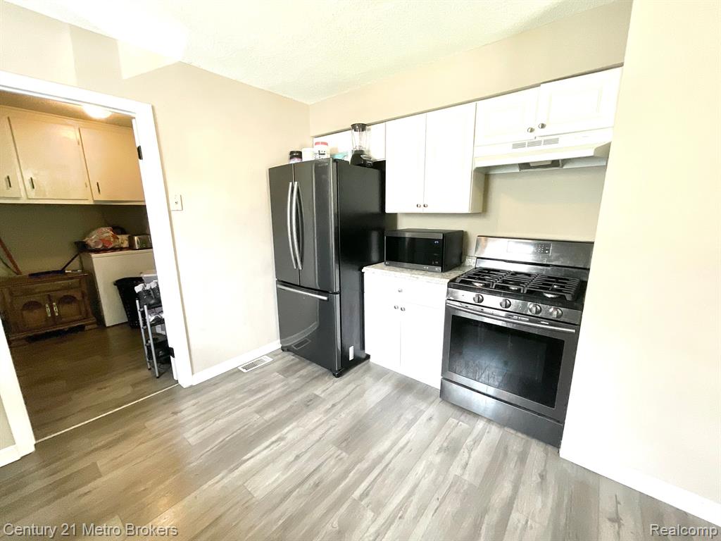 7459 WADE Street, Swartz Creek, MI 48473 — Photo 4