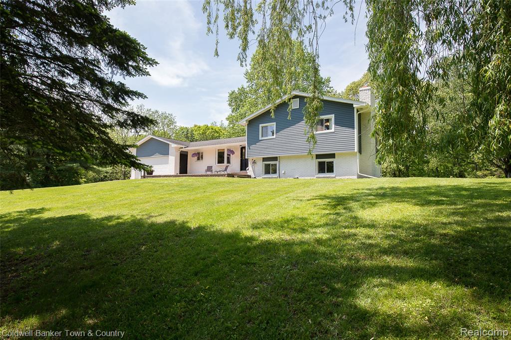 4225 N Tipsico Lake Road, Hartland, MI 48353 — Photo 47