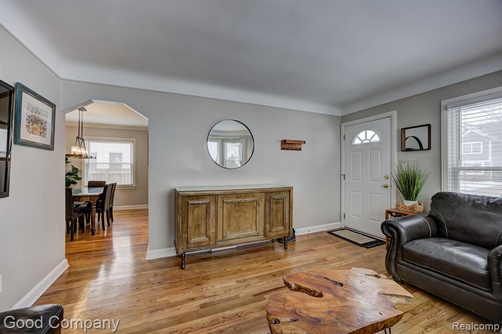 903 ROYAL Avenue, Royal Oak, MI 48073 — Photo 5