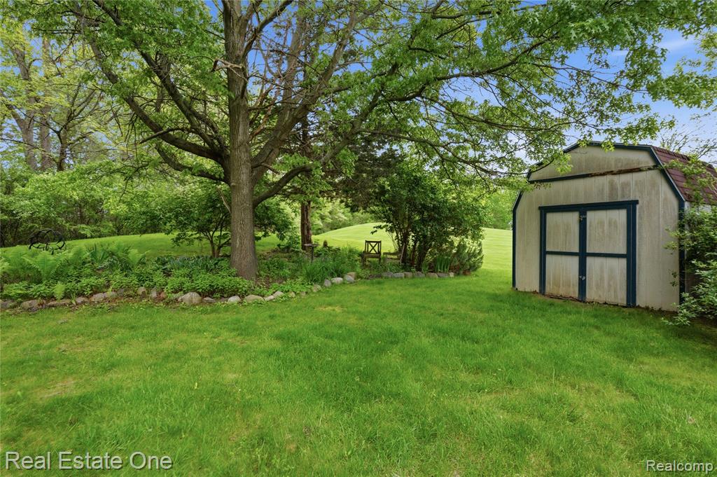 415 Ventnor Commons, Howell, MI 48843 — Photo 30