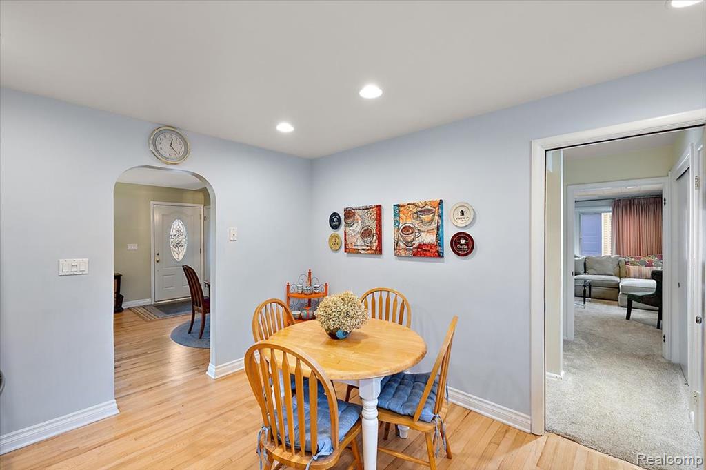 4399 Midrow Road, Waterford, MI 48329 — Photo 14