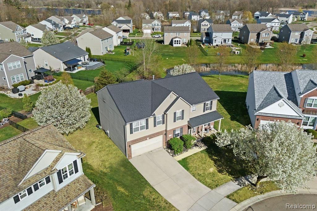 469 RIDGEWOOD Drive S, Ortonville, MI 48462 — Photo 5