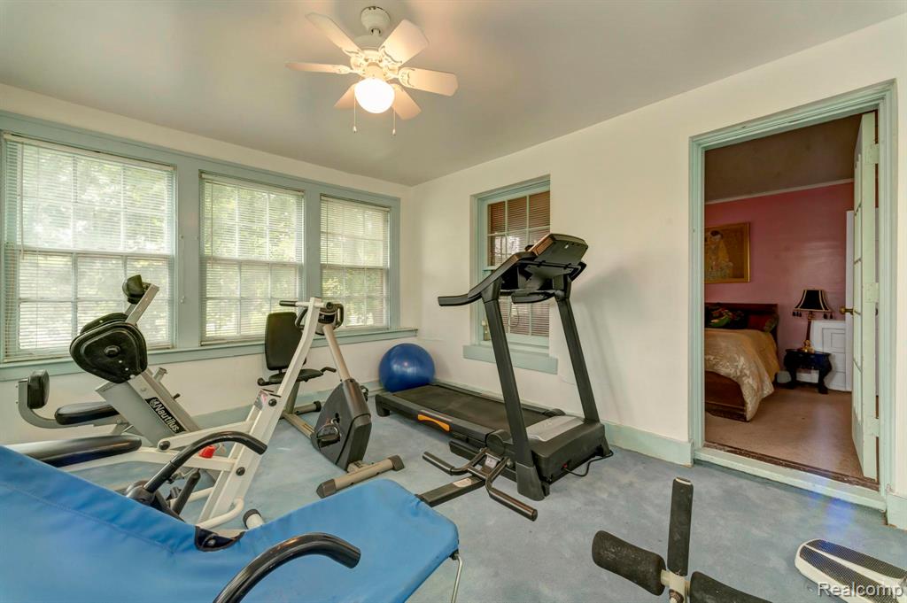 2918 Burns Street, Detroit, MI 48214 — Photo 38