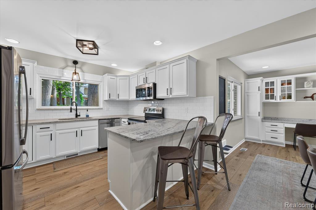 6646 Yarborough Drive, Utica, MI 48316 — Photo 16