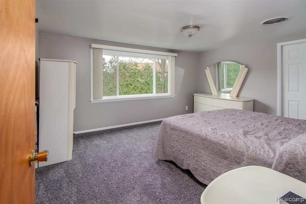 44850 ECORSE Road, Belleville, MI 48111 — Photo 17