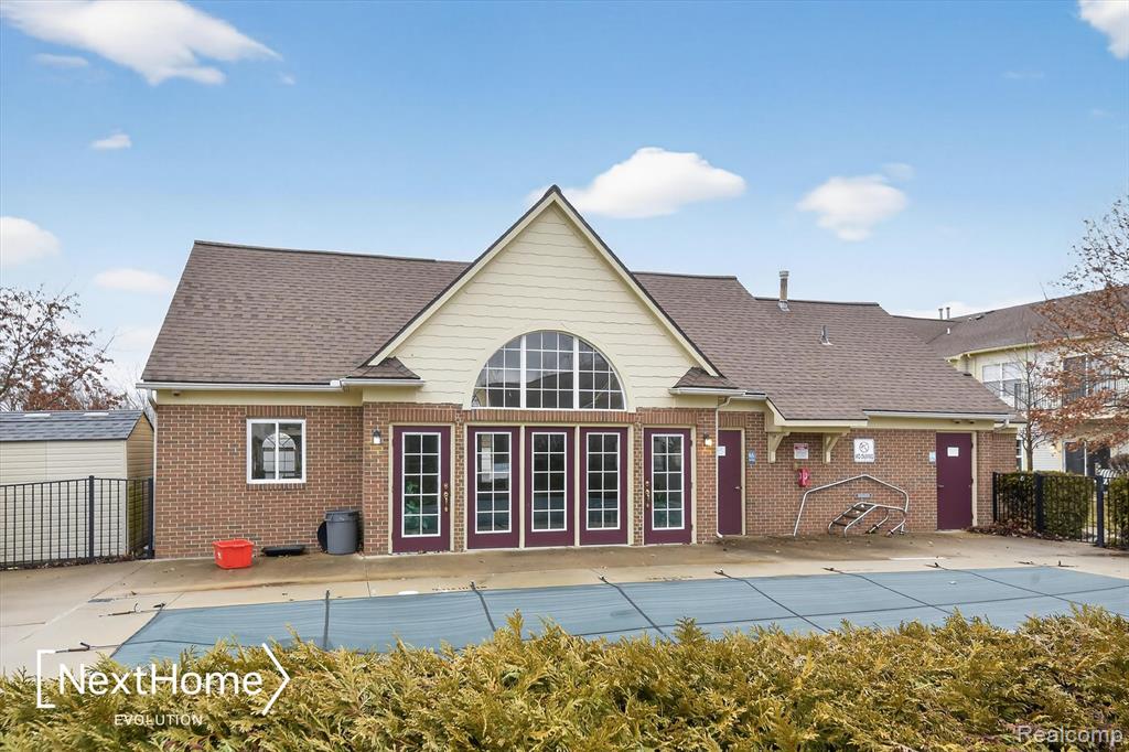 9627 Lakeside Drive, Ypsilanti, MI 48197 — Photo 32