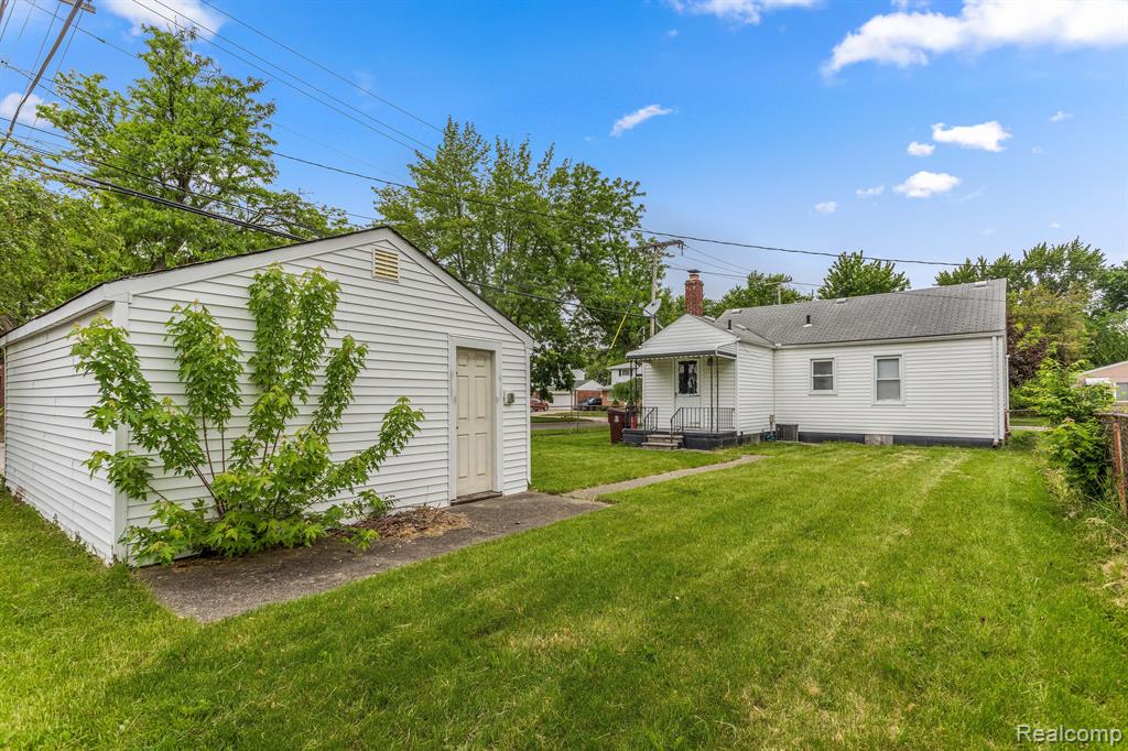 8306 HELEN, Center Line, MI 48015 — Photo 23