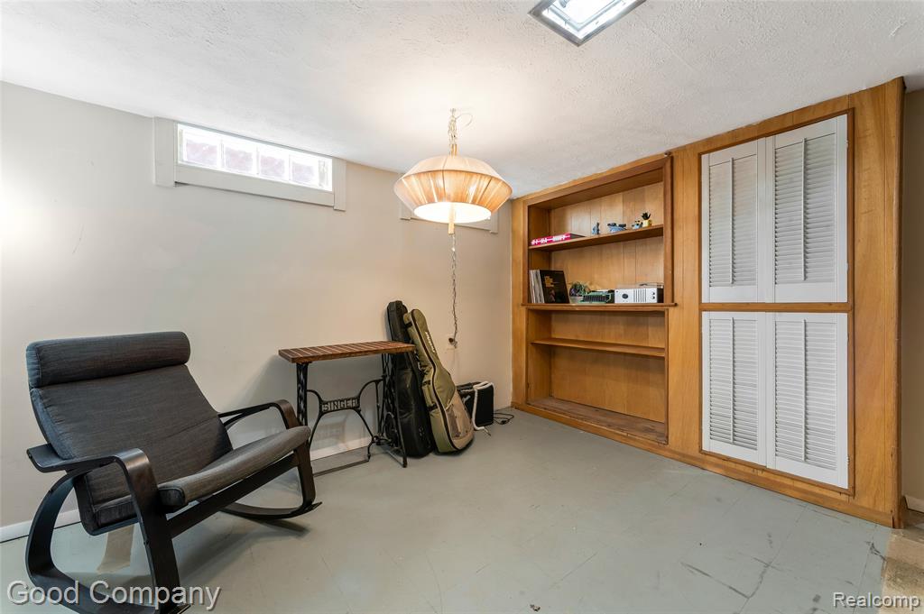 28748 Herbert Street, Madison Heights, MI 48071 — Photo 25
