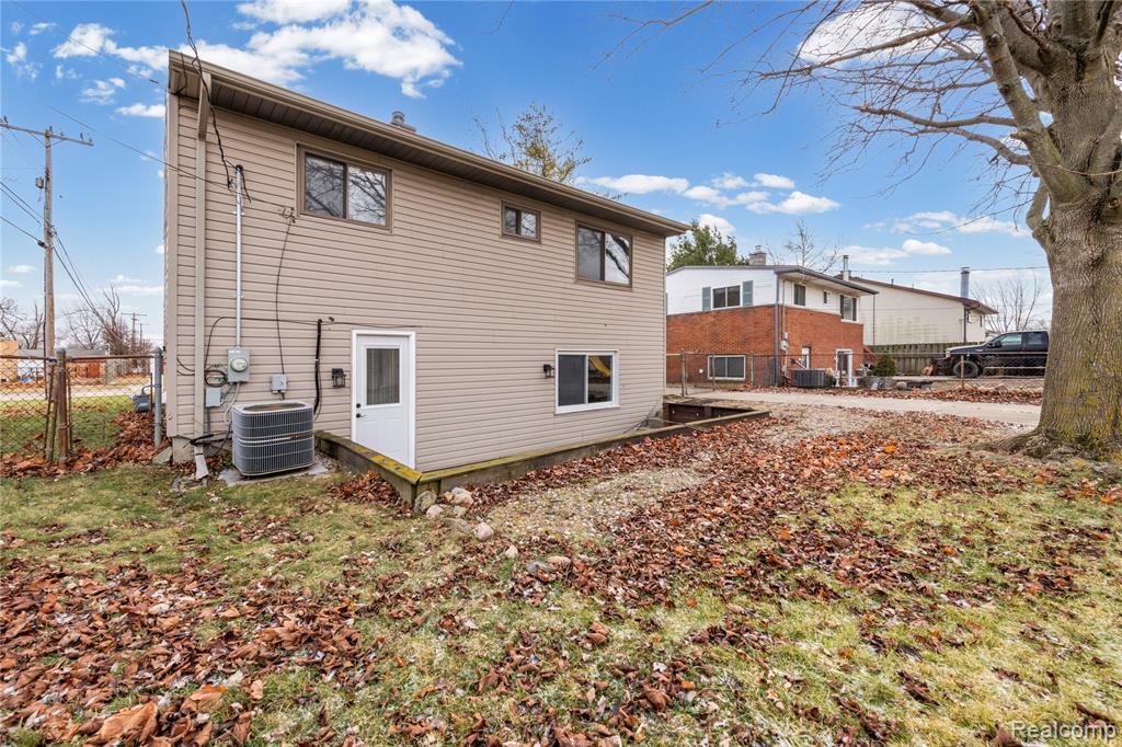 31630 E Ditner Drive, Rockwood, MI — Photo 26