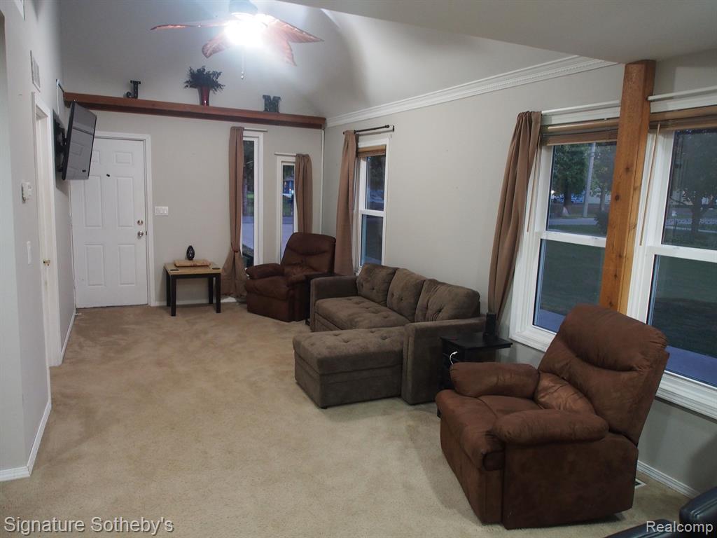 443 MARION Avenue, Waterford, MI 48328 — Photo 14