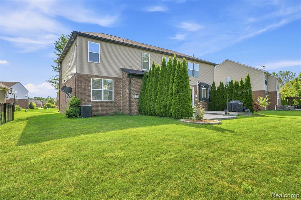 49894 Bloomsbury Lane, Macomb, MI 48044 — Photo 70