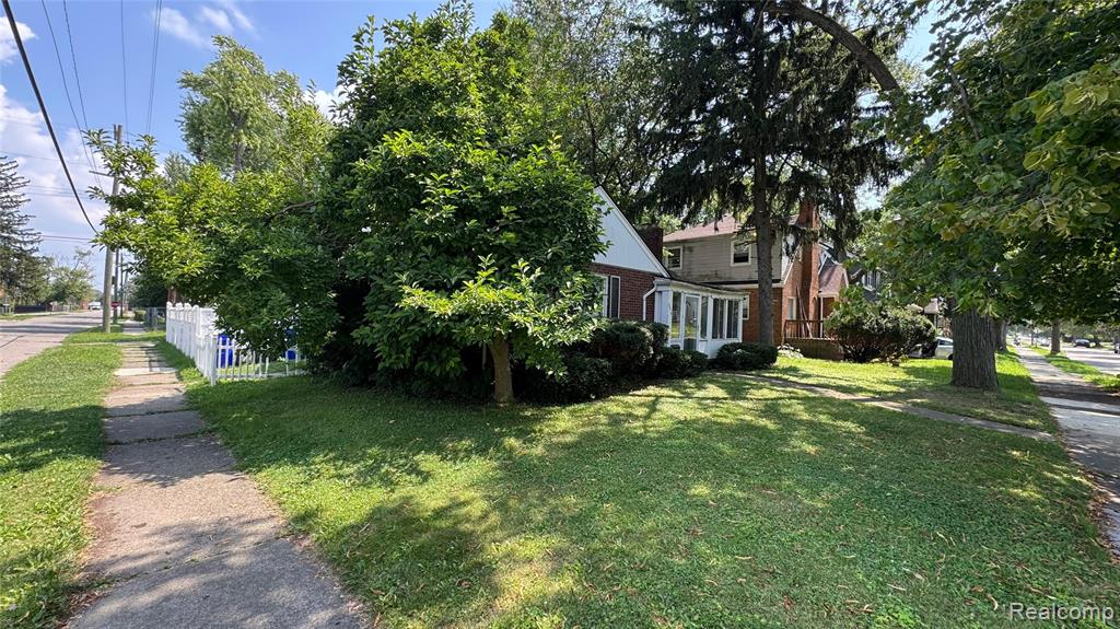 16616 Blackstone Street, Detroit, MI 48219 — Photo 4