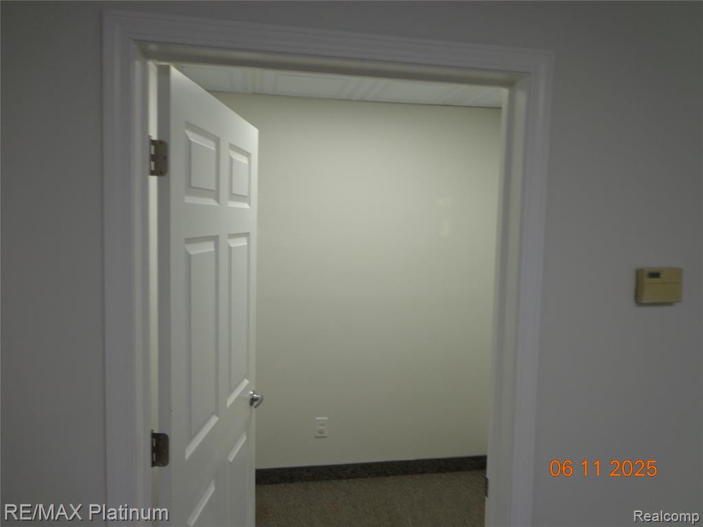 3554 Avon Street, Hartland, MI 48353 — Photo 7
