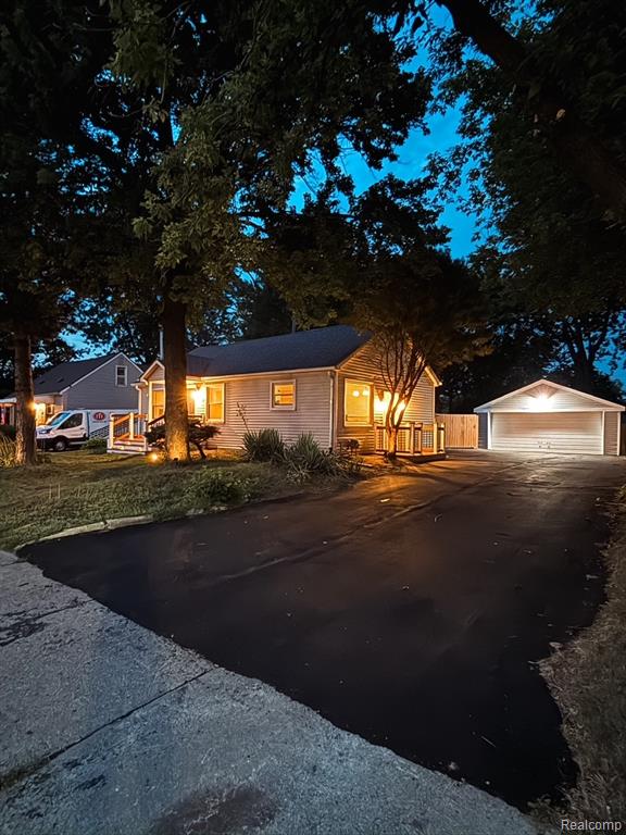 30052 Schoenherr Road, Warren, MI 48088
