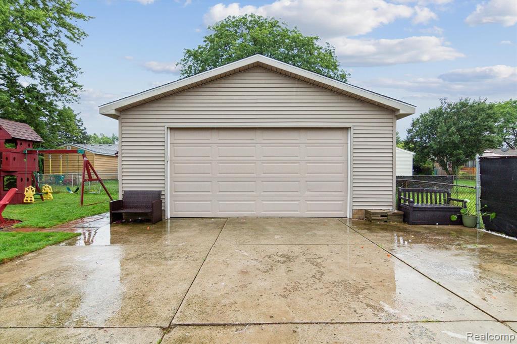 41551 HAMLIN Street, Belleville, MI 48111 — Photo 35